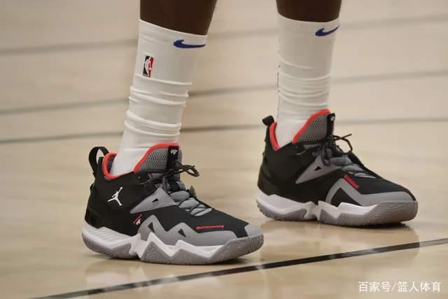 字母哥36+16雄鹿力克老鹰 鹈鹕负绿军排名告急