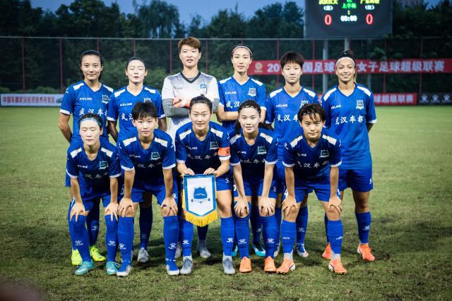 马菲奥向镜头做5比2手势 嘲讽皇马5比2不敌巴萨